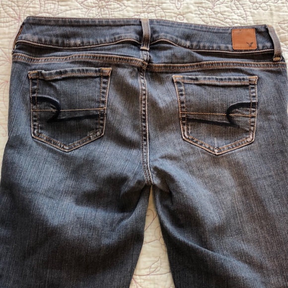 American Eagle Cropped Jeans/ Capris - Picture 2 of 5